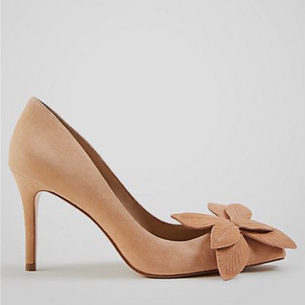 Ann Taylor Effie tan Suede Flower Pumps